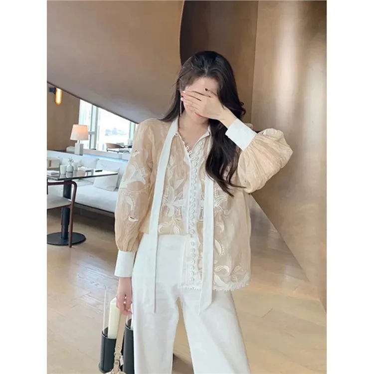 白早春季众年设计小法式2024欧洲L6355站女上衣感小众小个子新款