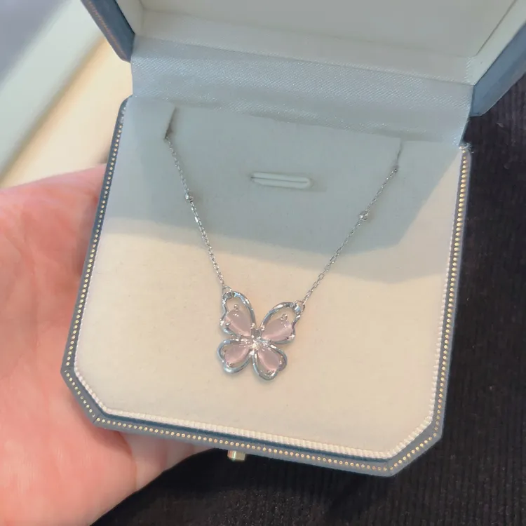 坠链均925银 粉色蝴蝶少女女生吊坠轻奢小众锁骨链气质生日礼物女