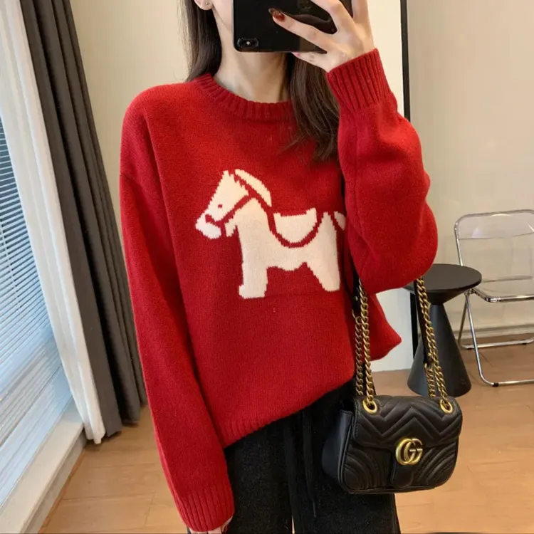 洋气氛围感！木马提花圣诞针织衫秋冬新款宽松减龄毛衣女过年上衣