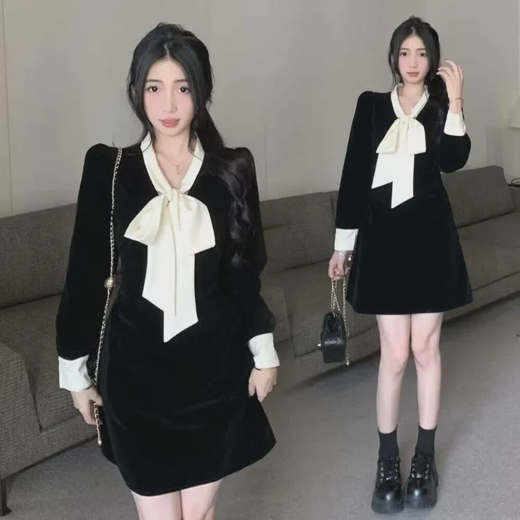 大码胖mm气质显瘦蝴蝶结连衣裙女秋季内搭包臂裙法式丝绒小黑裙子