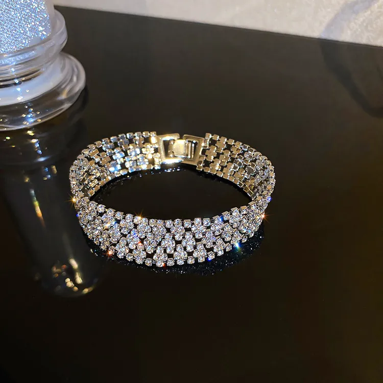 铜合金手链 【品牌】轻奢小众耀眼满钻手链女简约百搭宽版设计手环