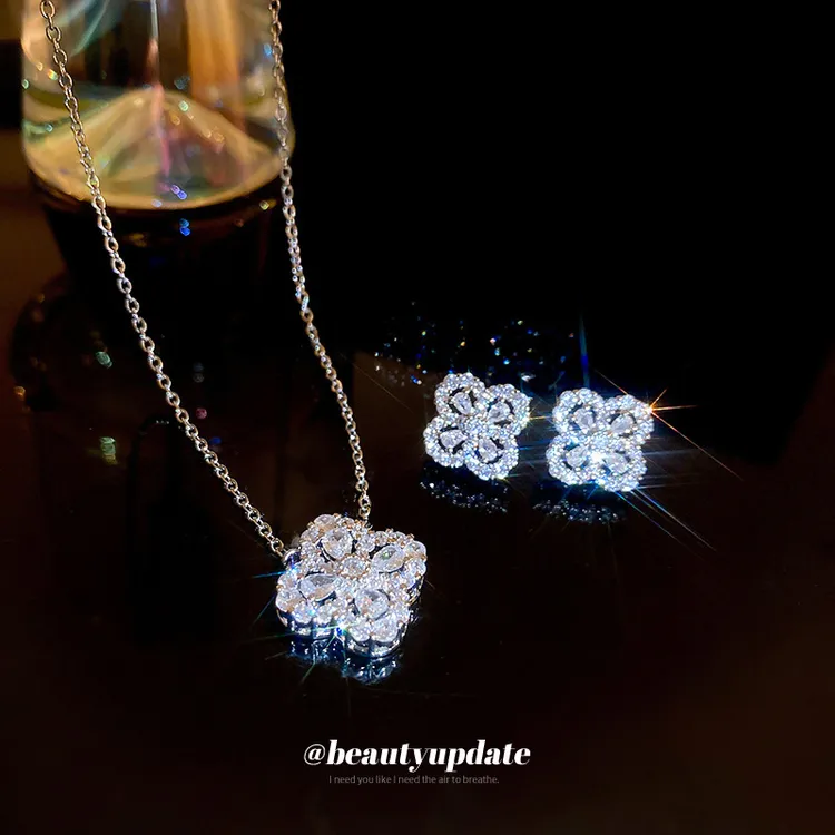 【品牌】精致百搭爆款银针镂空耳钉轻奢风耳环时尚饰品