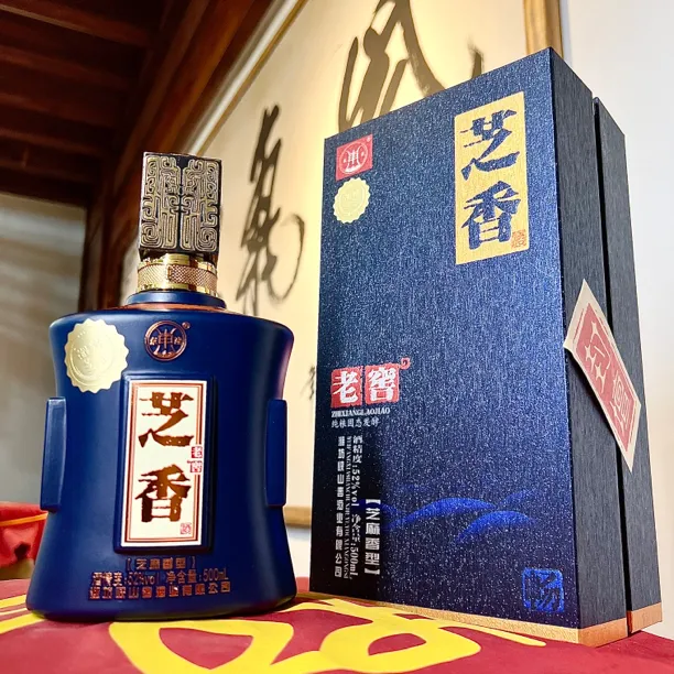 潍州芝春芝麻香型高温堆积大曲固态发酵纯粮酿造白酒52度500ml