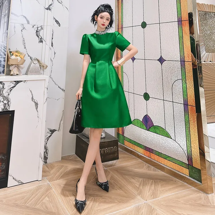 现货【女王世家】赫本风重工绿色名媛高级感气质短袖连衣裙L23804