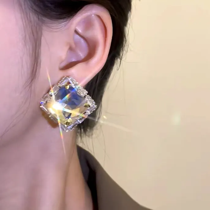 铜合金耳饰 气质大气百搭菱形耳环2024新款网红时尚小众轻奢高级i