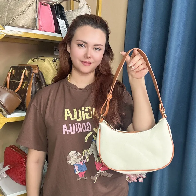 新疆包邮时尚单肩包