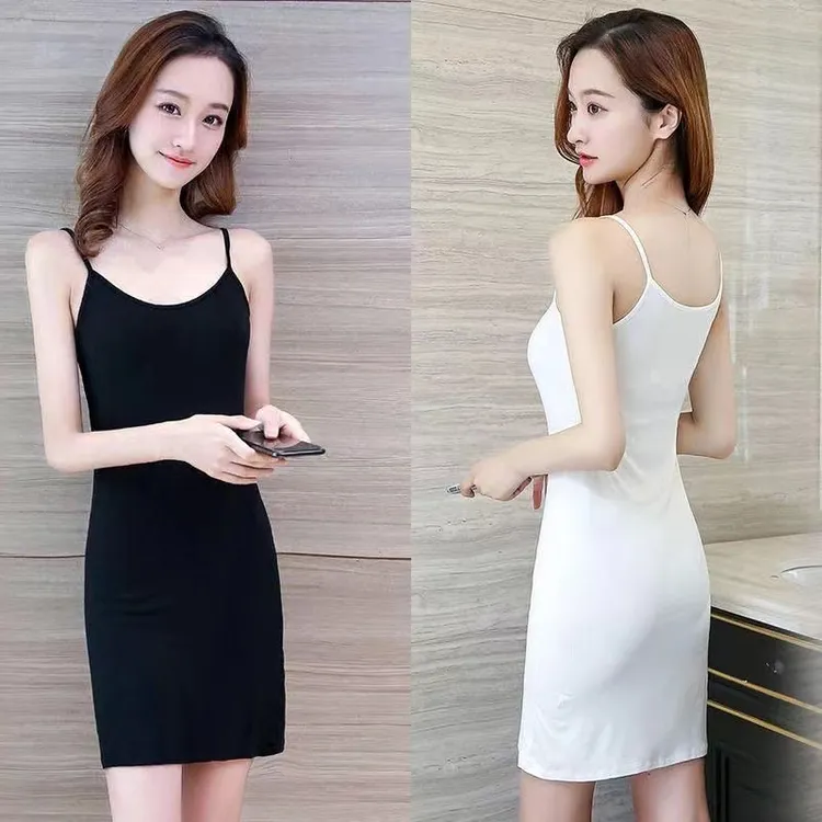 黑色吊带背心连衣裙女夏紧身2024新款小个子修身打底中长款小黑裙