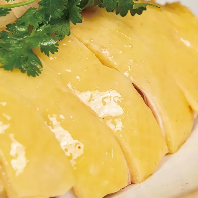 【顺丰冷鲜 】正宗广东白切鸡嫩滑白斩鸡整只熟食菜配姜蓉加热即食
