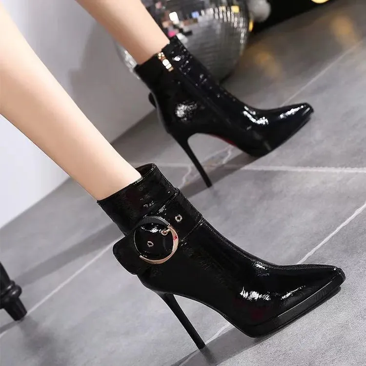 尖头高跟鞋细跟时尚短靴女2024秋冬新款性感皮带扣气质百搭马丁靴
