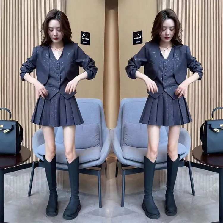 2025新款亮片时尚三件套装（上衣+马甲+裙子）