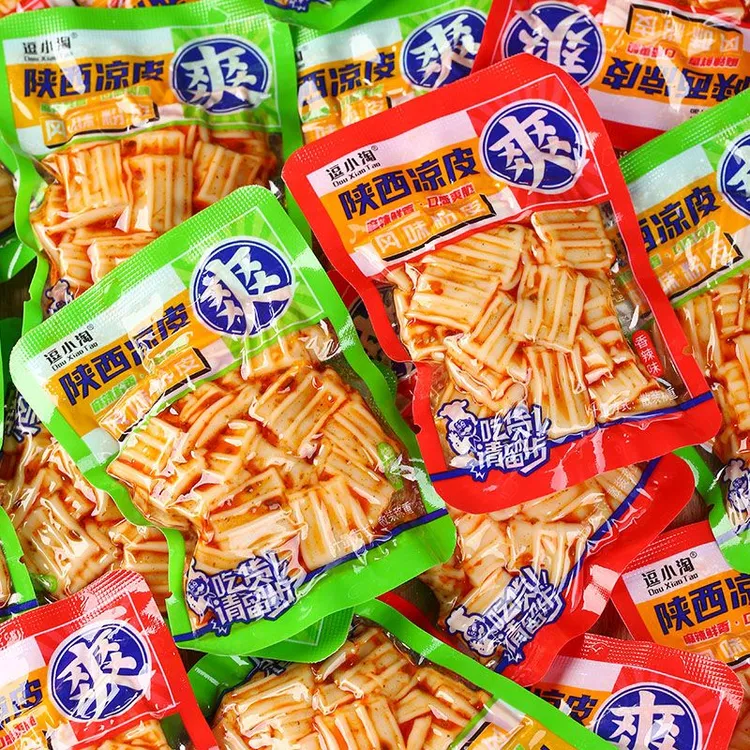 陕西凉皮Q弹清爽凉皮辣条香辣味烧烤味麻辣零食90后怀旧独立包装