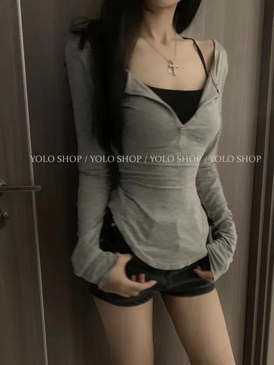 2025年新款V领纯欲显身材辣妹性感微透修身显瘦外穿上衣百搭运动