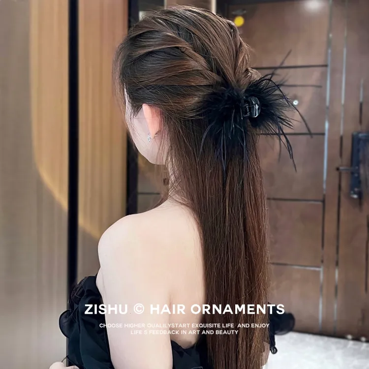黑色羽毛半扎小抓夹女2025新款高级感毛毛鲨鱼夹后脑勺高马尾发夹