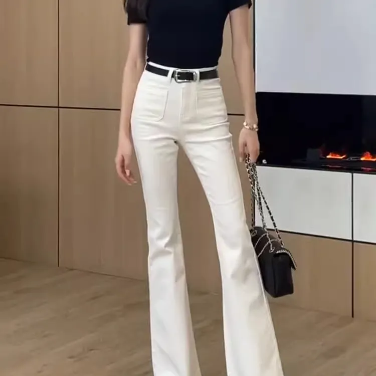 白色百搭微喇牛仔裤女2025年春秋新款修身高腰显瘦米白色喇叭裤子