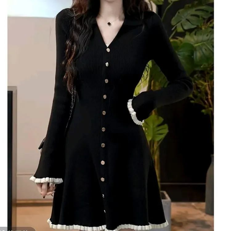 2024秋冬时尚新款落日藏匿法式气质百搭黑色收腰显瘦针织连衣裙女