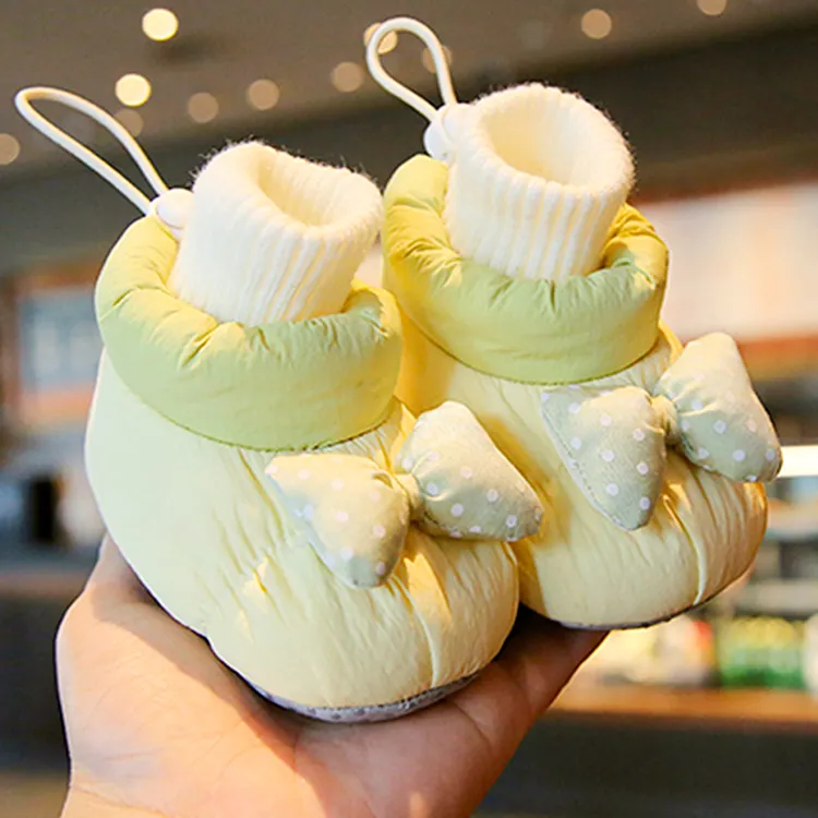 婴儿鞋子秋冬季0-1岁男女宝宝新款软底加绒保暖防滑步前鞋