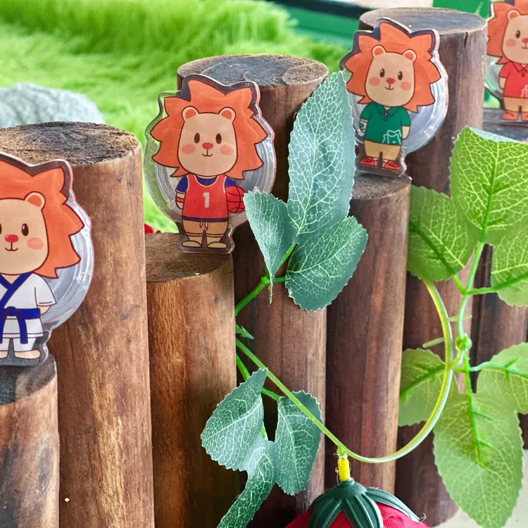 可爱狮子形象手机支架独特设计与鲜艳色彩手机壳支架可爱桌面