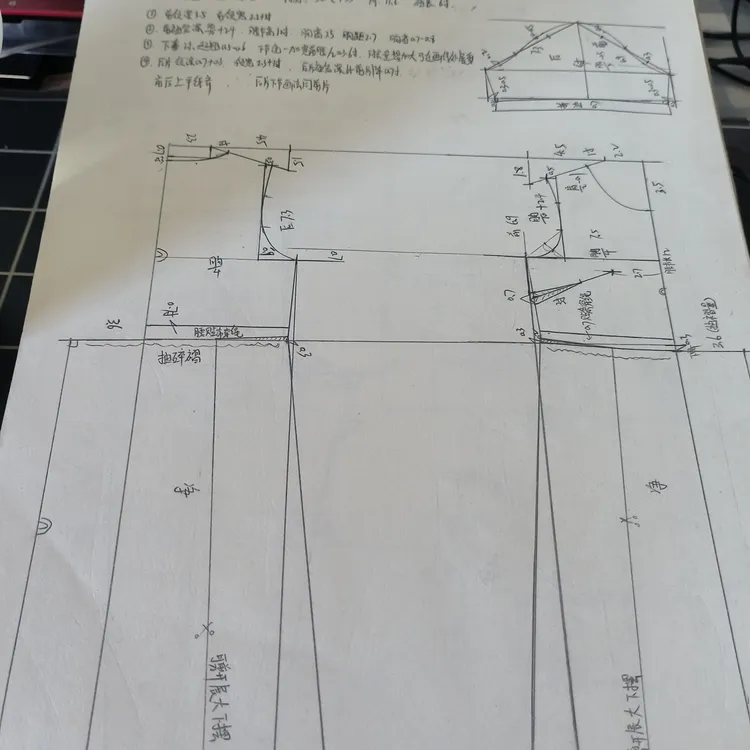 服装图稿手绘图本自学服装裁剪图纸