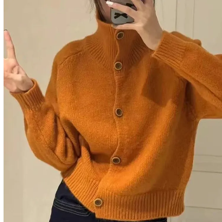 爆款秋冬季新款韩系复古棕扣高领针织衫高级感开衫【江】