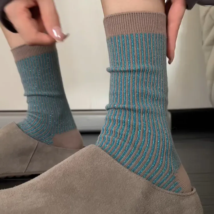 绿色金银丝袜子女舒适款中筒袜ins潮外穿韩国堆堆袜春秋拼色新款