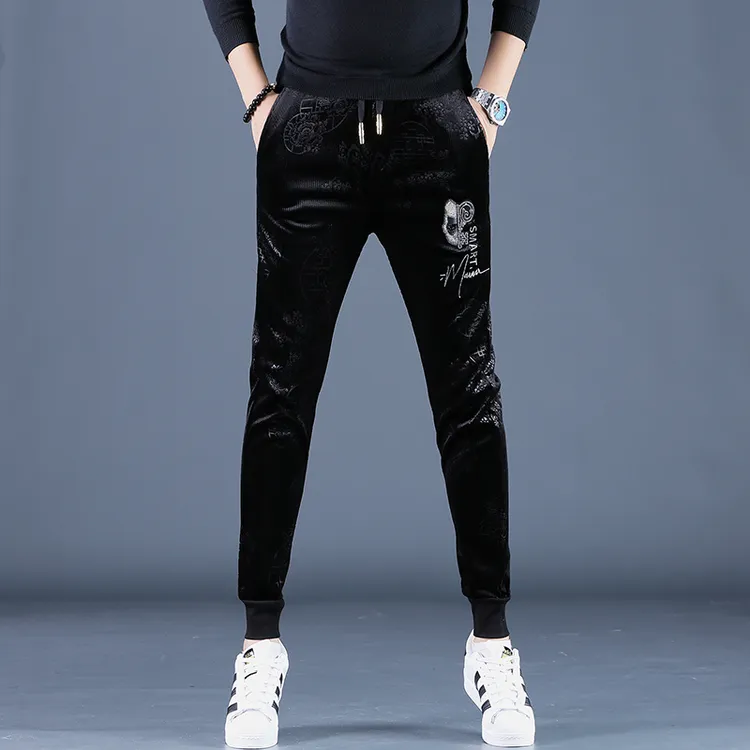 高端潮牌灯芯绒休闲裤男士秋冬季高端欧货刺绣裤子男冬季新款男裤