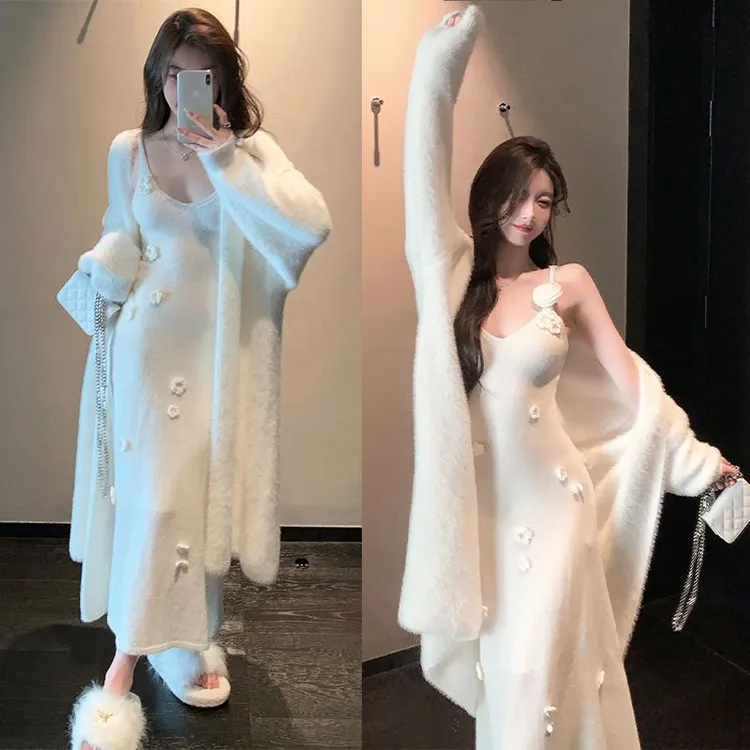 秋季穿搭温柔风高级白色针织吊带连衣裙长款显瘦毛衣裙套装两件套