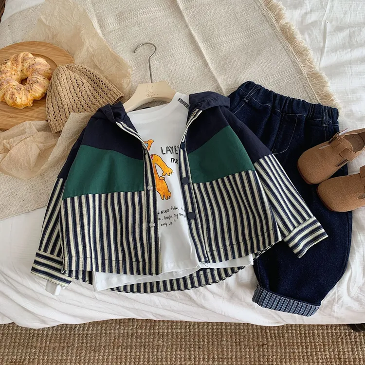 【壹壹】儿童外套2023新款男童韩版拼色竖条休闲连帽风衣外套潮0435