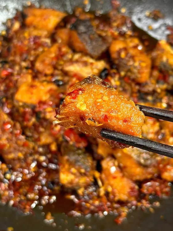 江西农家特色小吃 酒糟鱼（草鱼烟熏过） 油炸香辣  上班族下饭神器