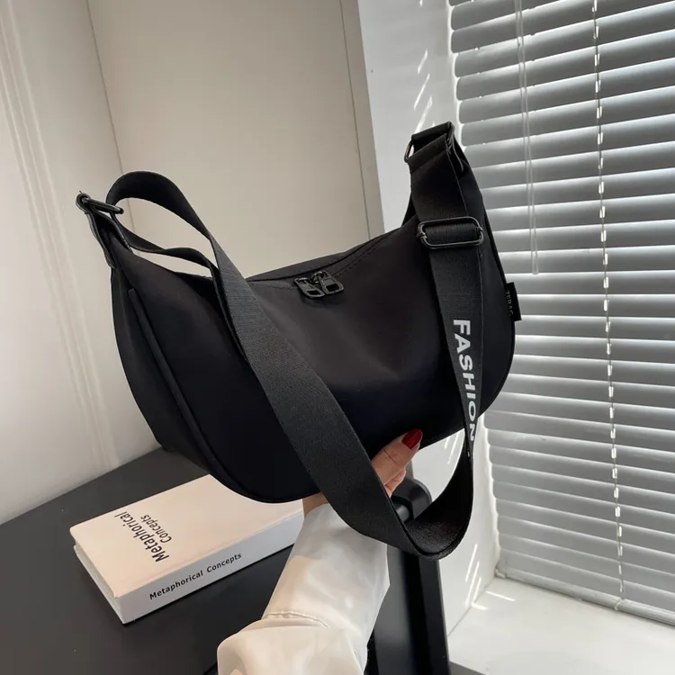 休闲百搭小众尼龙布春夏2023新款绿色系包包斜跨包简约大号斜挎包