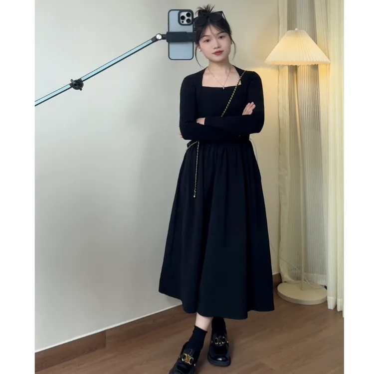 赫本风小个子法式气质方领长袖连衣裙女秋季新款高腰气质连衣裙
