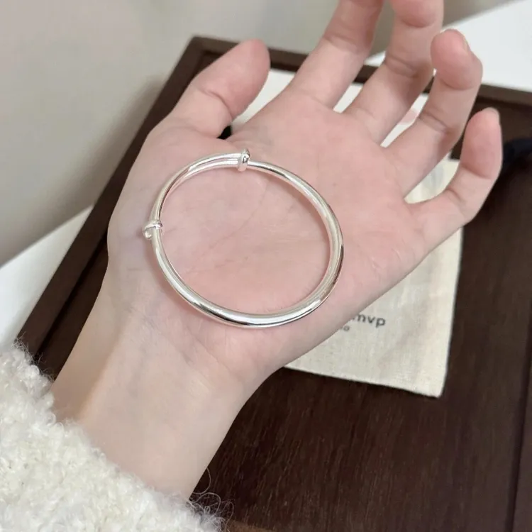 足银手镯 999纯银手镯女实心经典光面素圈推拉简约节日送女友礼物