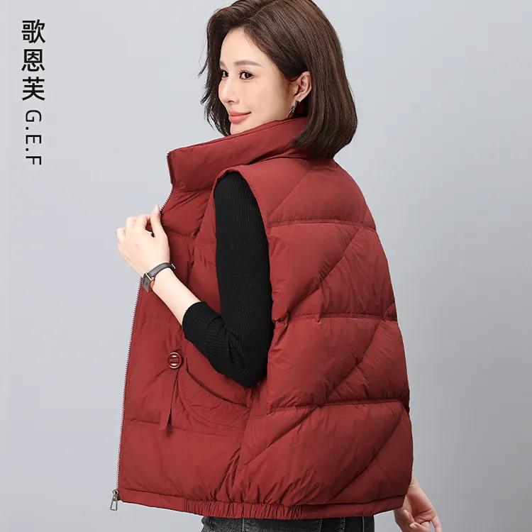羽绒马甲女款秋冬季外穿2024新款高端欧货宽松洋气妈妈白鸭绒背心