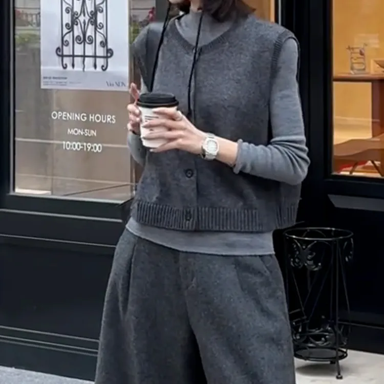 秋冬爆款高级感休闲简约百搭叠穿无袖圆领单排扣针织马甲女 X118