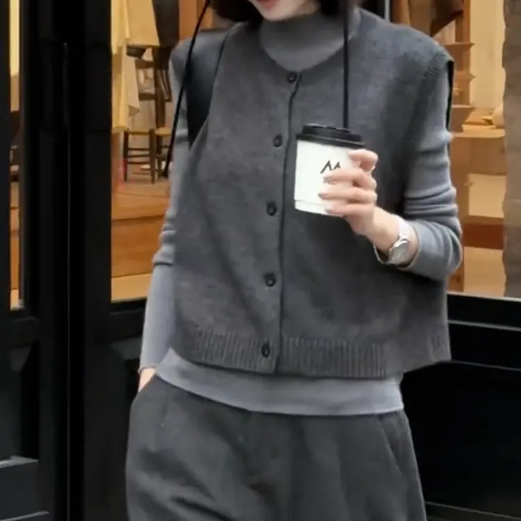 秋冬上新韩系简约时尚百搭通勤显瘦无袖圆领针织马甲女叠穿 X118