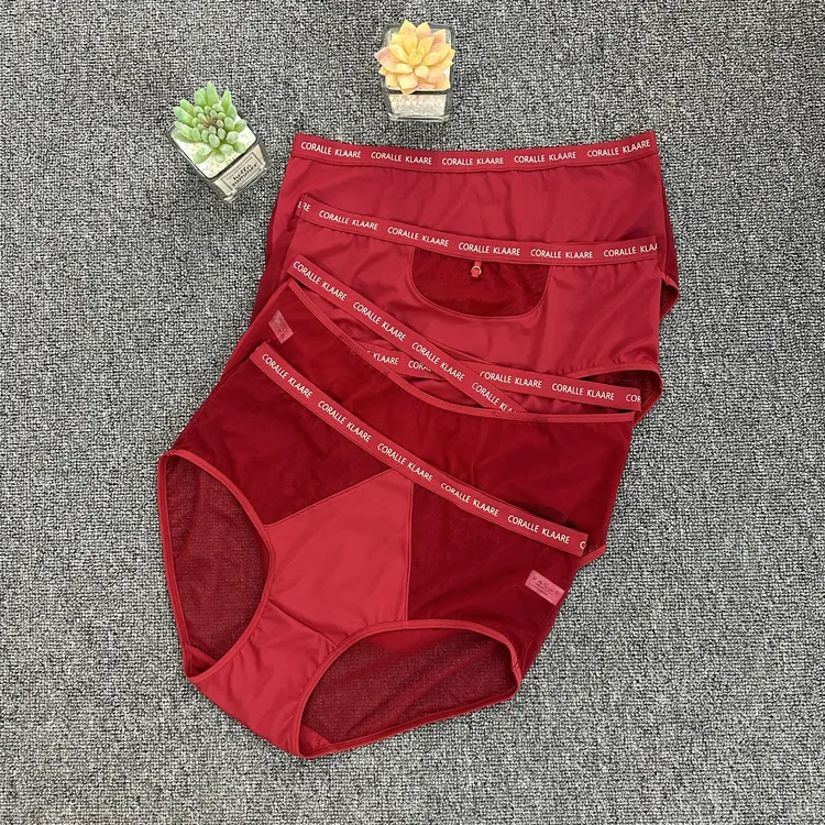 小木屋2363 本命年红色性感轻奢个性中腰舒适女士包臀蕾丝内裤