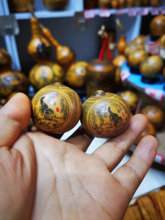 雅青阁葫芦手工针刺微雕墨刻鸡蛋葫芦碟猫图两个葫芦6只猫名家刻