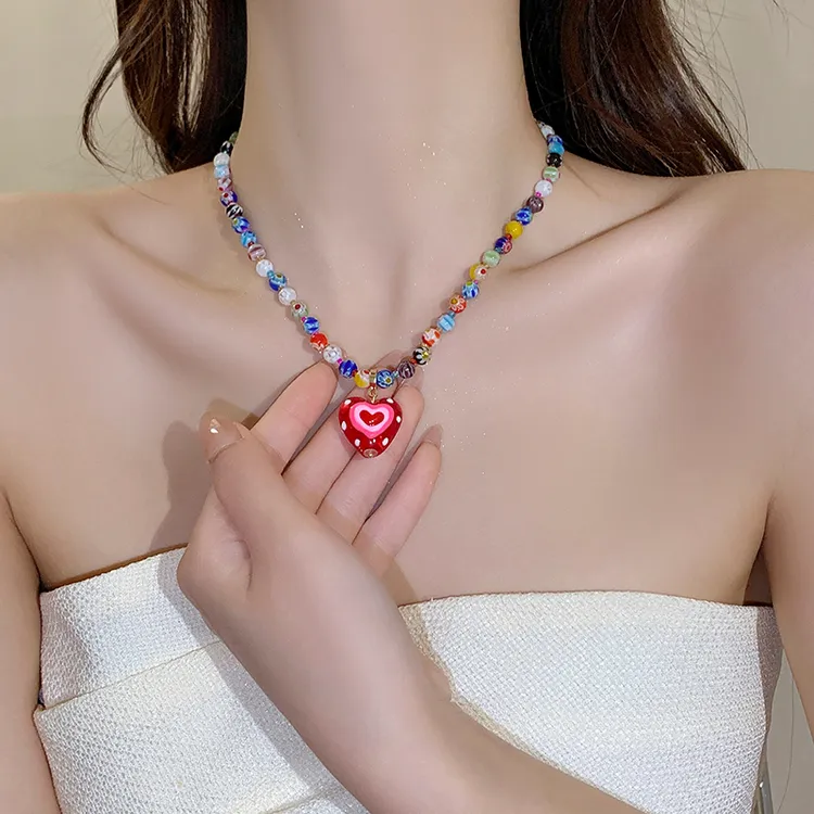 钛钢玻璃项链 彩色多巴胺爱心吊坠项链女甜酷气质串珠锁骨链颈链