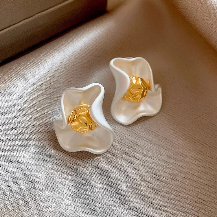 铜合金耳饰 不规则哑光撞色花瓣耳钉女款轻奢小众气质高级感耳环