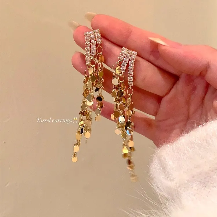 铜合金耳饰 秋冬千金气质亮片流苏耳环女轻奢独特耳钉显脸小耳饰
