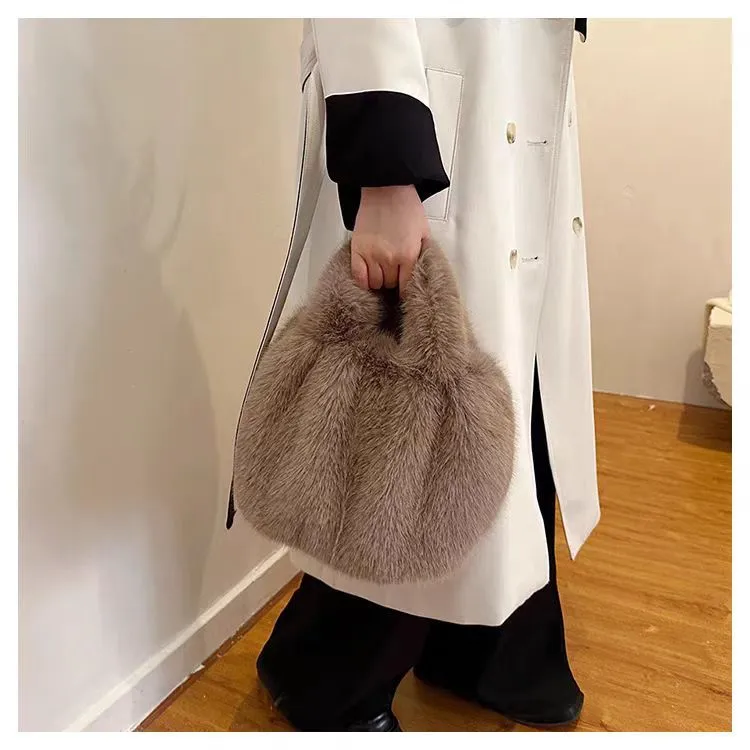 秋冬季可爱毛茸茸毛毛包包女2024新款洋气手提大容量毛绒水桶包潮