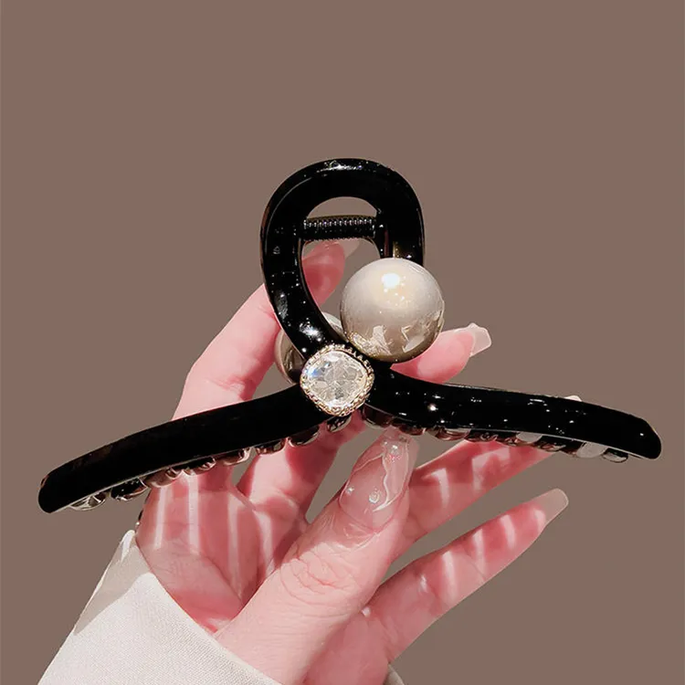 高端闪钻珍珠抓夹女后脑勺大号发夹2024夏天新款鲨鱼夹高级感发饰