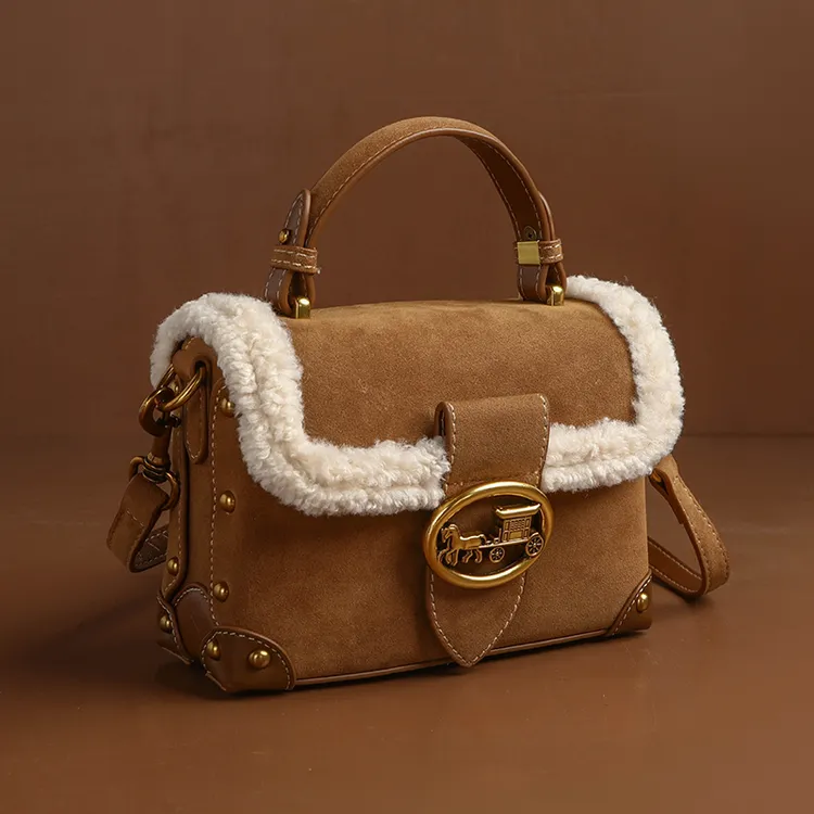 今年流行磨砂毛毛包包女2025新款秋冬设计小方包手提单肩斜挎小包