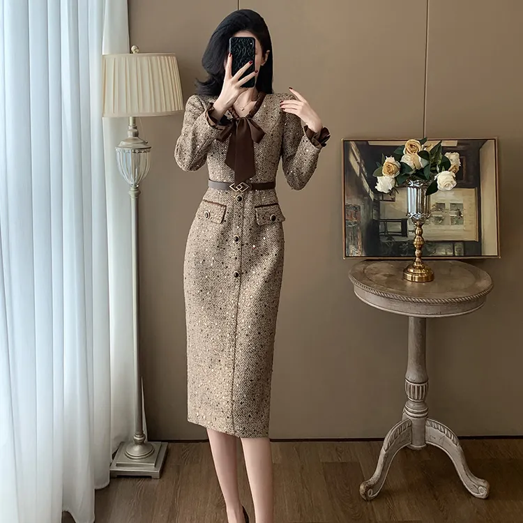 秋季高端气质收腰裙子中长款名媛富家千金小香风连衣裙女高级感