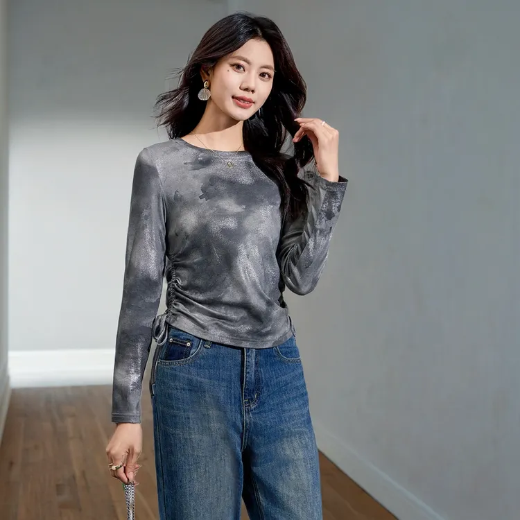 2024秋装晕染印花烫银针织T恤圆领长袖抽绳设计显瘦上衣