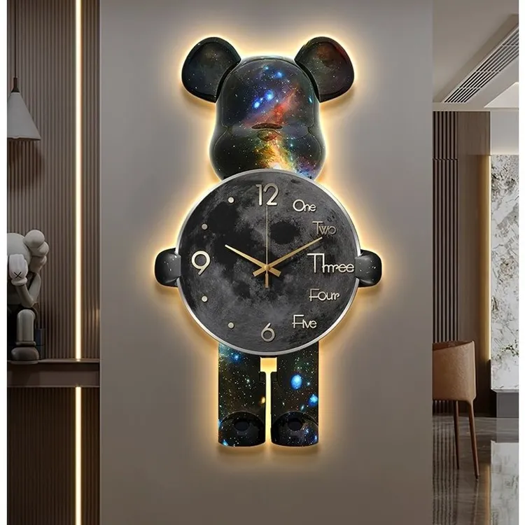 暴力熊创意钟表挂钟客厅时尚大气时钟挂墙高级感简约玄关装饰壁画