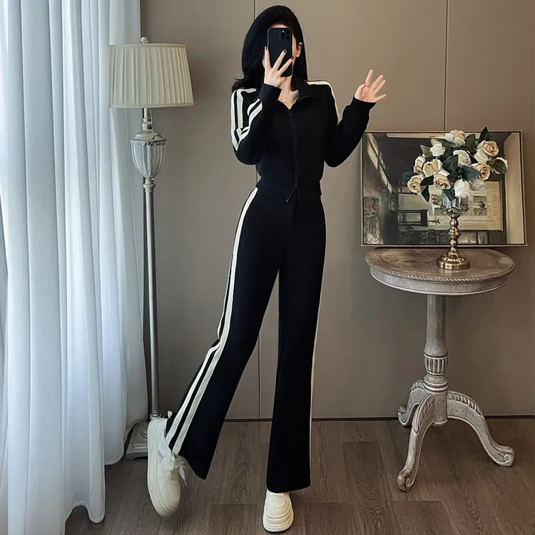 6913实拍图秋休闲运动套装条纹拼接时尚显瘦拉链两件套