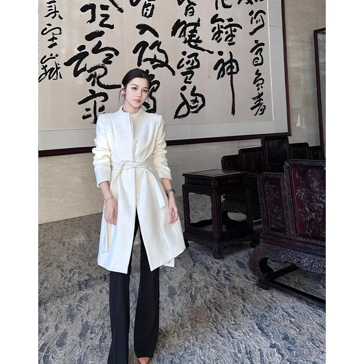 法式富家千金白色毛呢外套女秋冬2024新款气质高级感中长款呢大衣