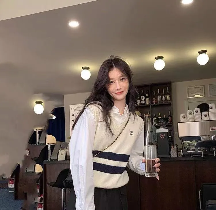2025韩系新款内搭撞色V领针织马甲女秋季百搭显瘦叠穿毛衣针织款