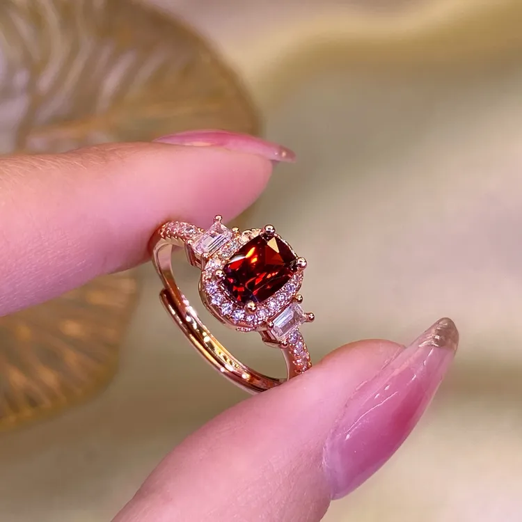 新品甜美戒指【女王】5×7mm石榴红色镶嵌时尚气质百搭甜美精致