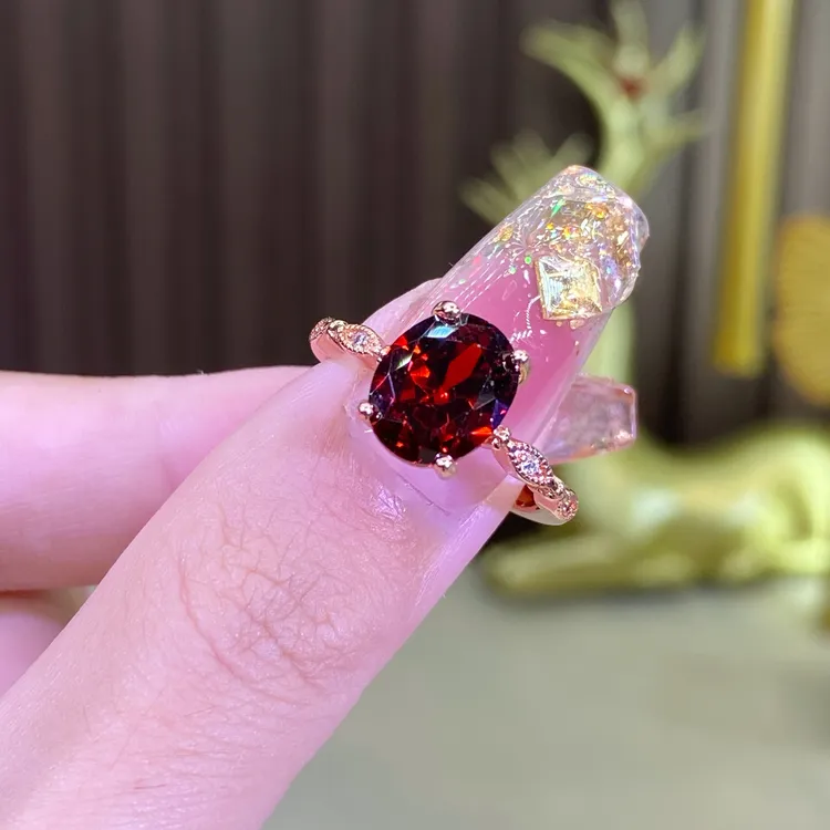 新品戒指【雪莲】 8×10mm人工宝鸽子血石榴轻奢简约镶嵌k127